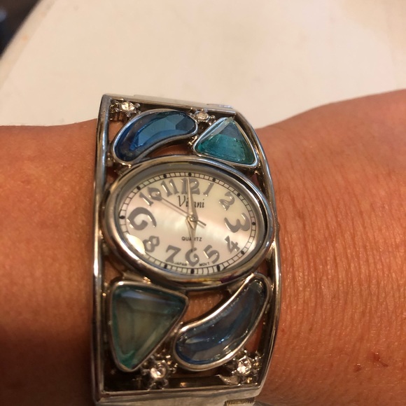 Watch - Picture 2 of 8